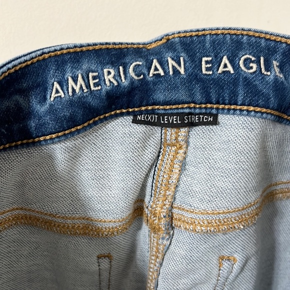 American Eagle Ne(x)t Level Stretch Hi-Rise Medium Wash Denim Jegging Size 10 - Picture 9 of 11